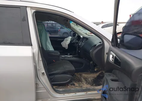 2016 Nissan Pathfinder S z USA, uszkodzony, nr VIN 5N1AR2MN4GC615361